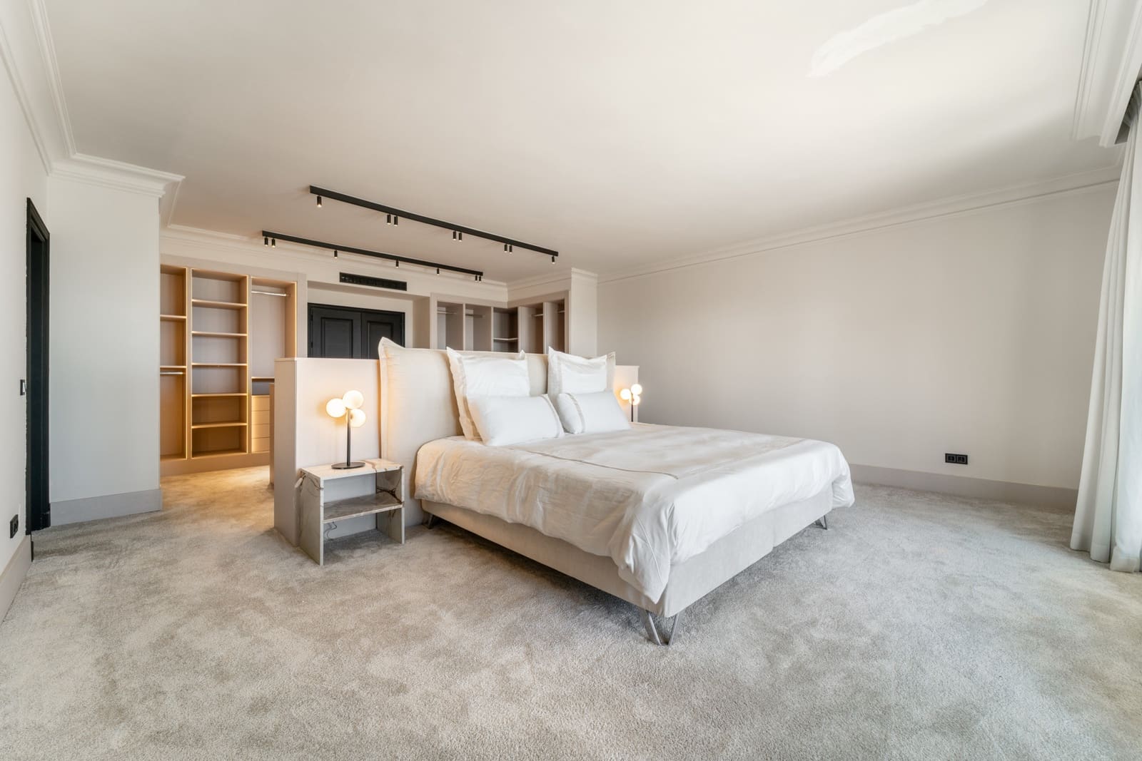 4 soveværelse Penthouse til leje i Marbella med swimmingpool garage - € 16.500 (Ref: 9667178)