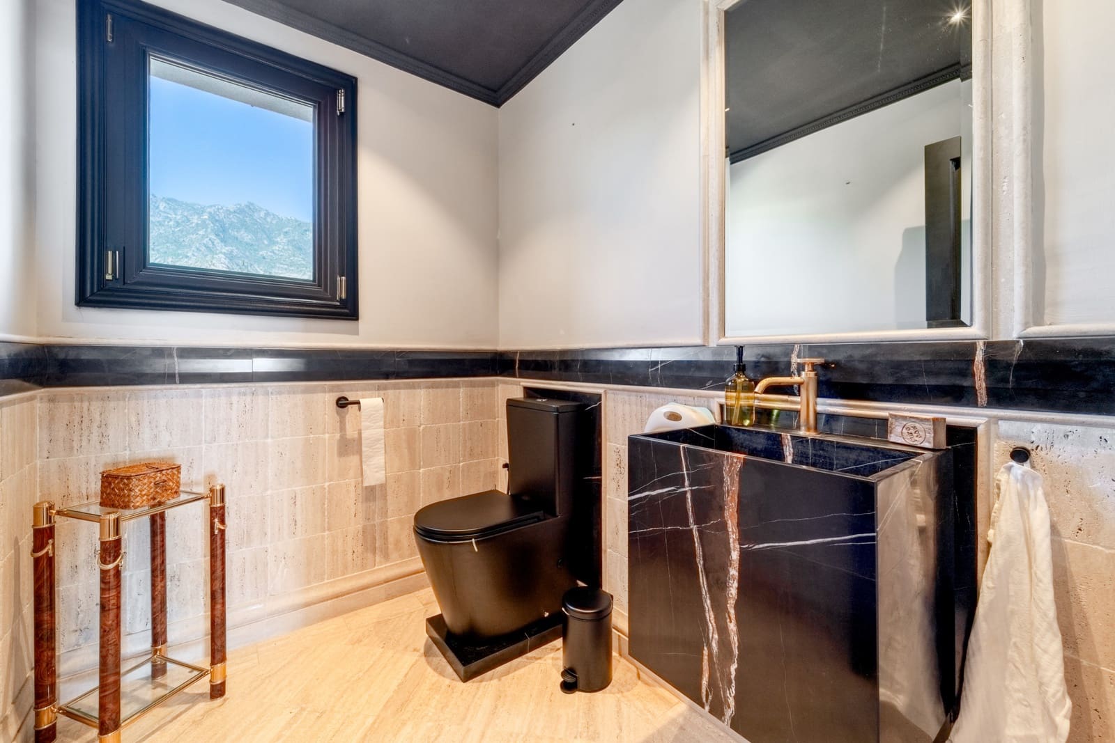 4 soveværelse Penthouse til leje i Marbella med swimmingpool garage - € 16.500 (Ref: 9667178)