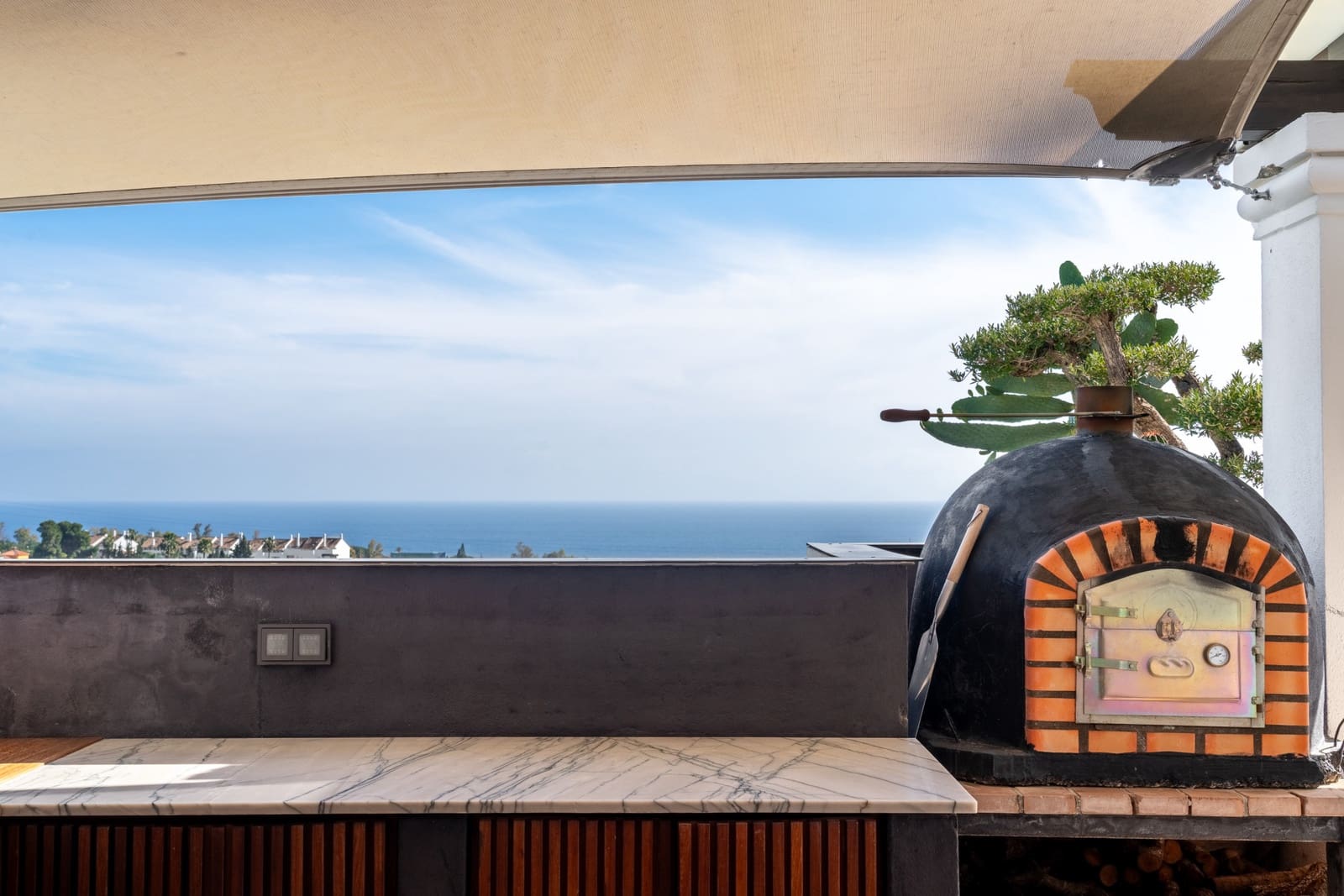 4 soveværelse Penthouse til leje i Marbella med swimmingpool garage - € 16.500 (Ref: 9667178)