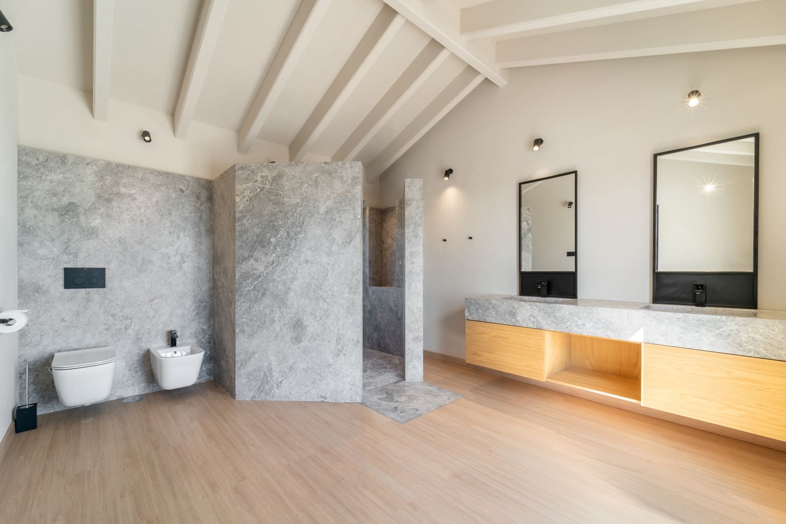 4 soveværelse Penthouse til leje i Marbella med swimmingpool garage - € 16.500 (Ref: 9667178)