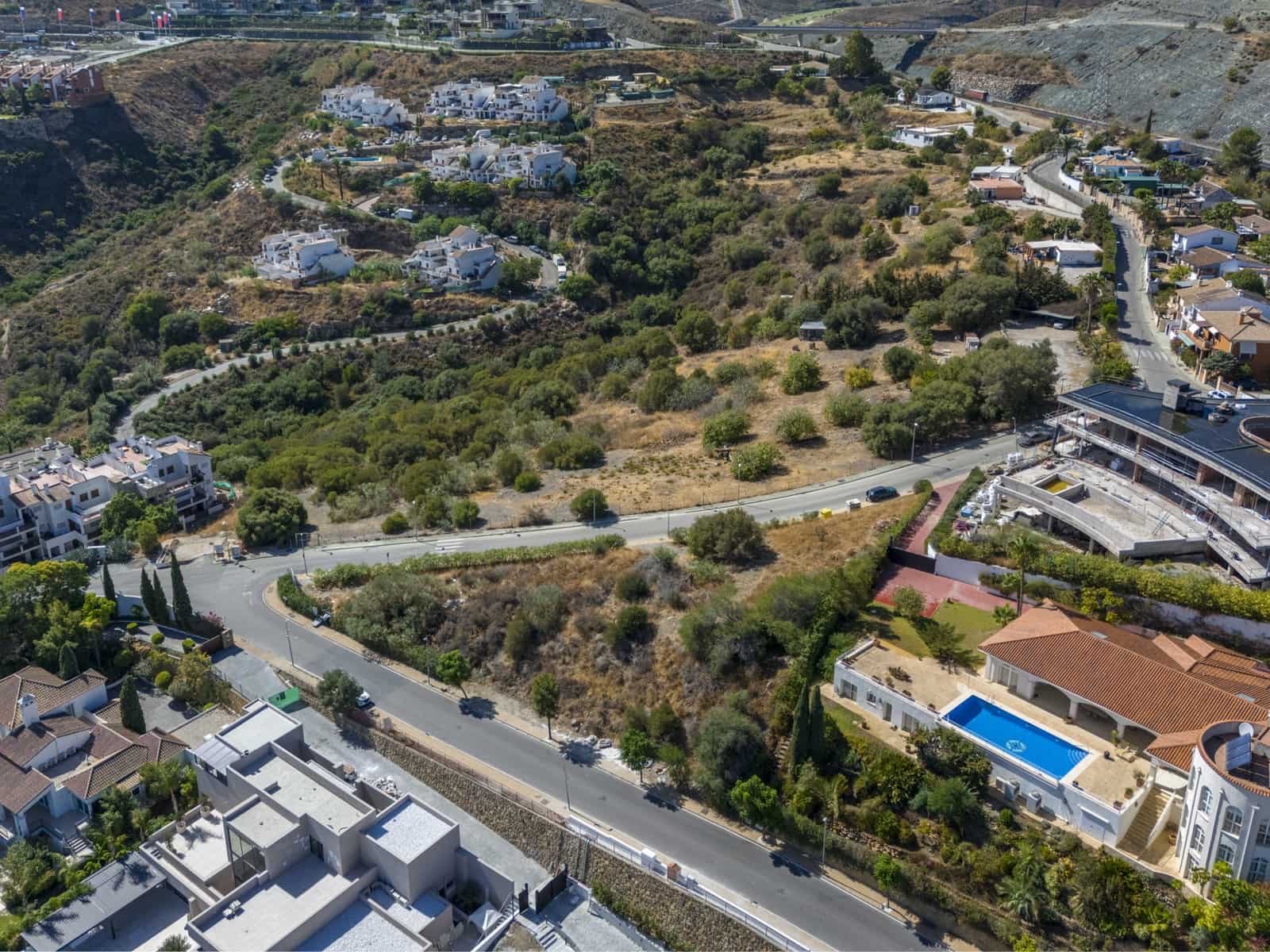 Building Plot for sale in Benahavis - € 2,145,000 (Ref: 9670314)
