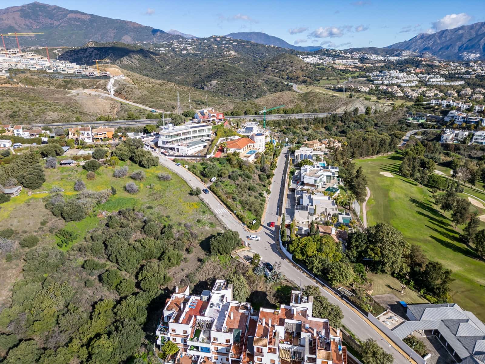 Building Plot for sale in Benahavis - € 2,145,000 (Ref: 9670314)