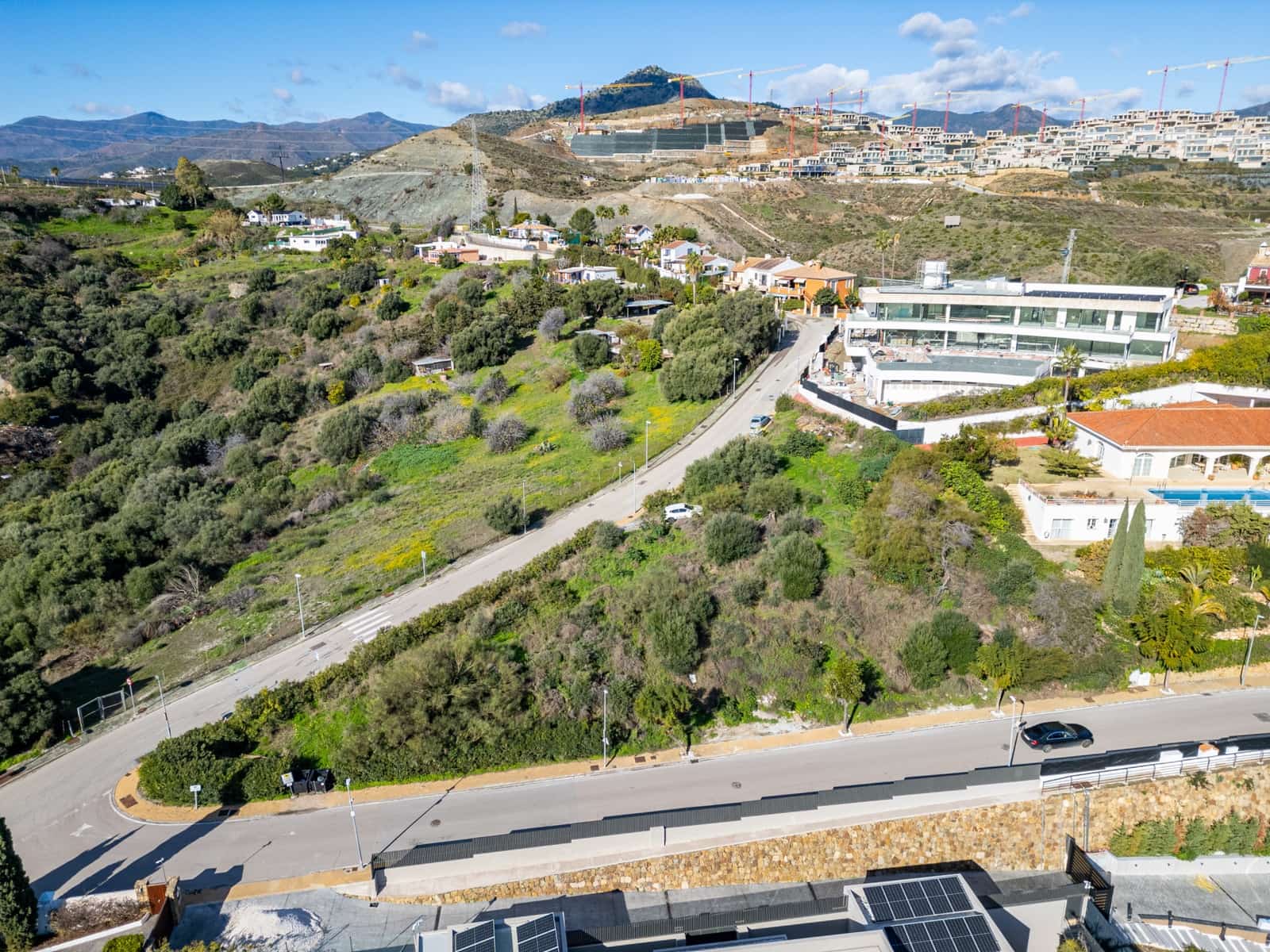 Building Plot for sale in Benahavis - € 2,145,000 (Ref: 9670314)