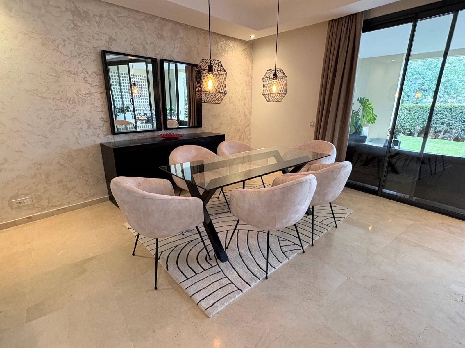 2 soveværelse Lejlighed til leje i Marbella med swimmingpool garage - € 5.000 (Ref: 9672453)