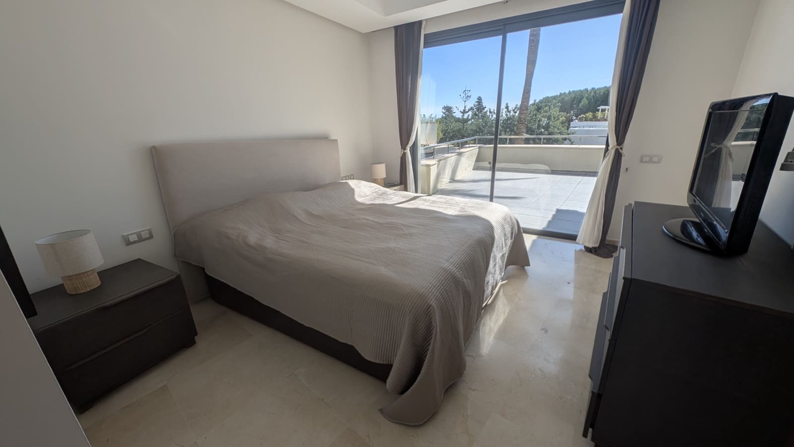 2 soveværelse Lejlighed til leje i Marbella med swimmingpool garage - € 5.000 (Ref: 9672453)