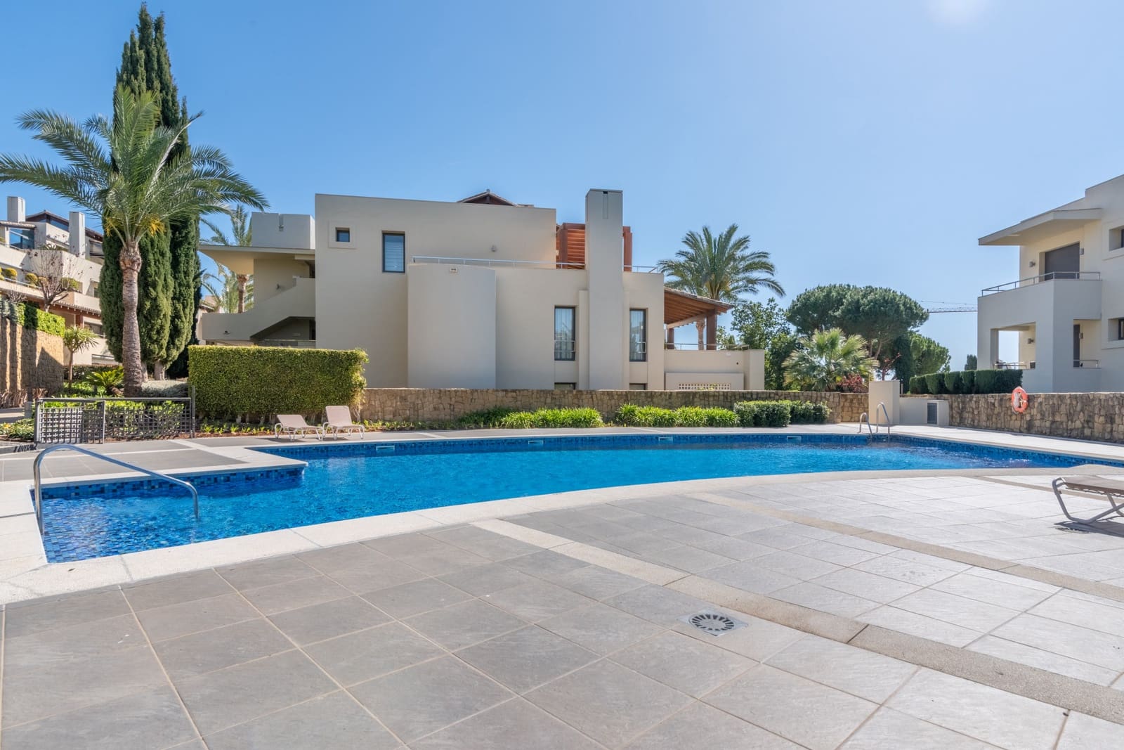 2 soveværelse Lejlighed til leje i Marbella med swimmingpool garage - € 5.000 (Ref: 9672453)