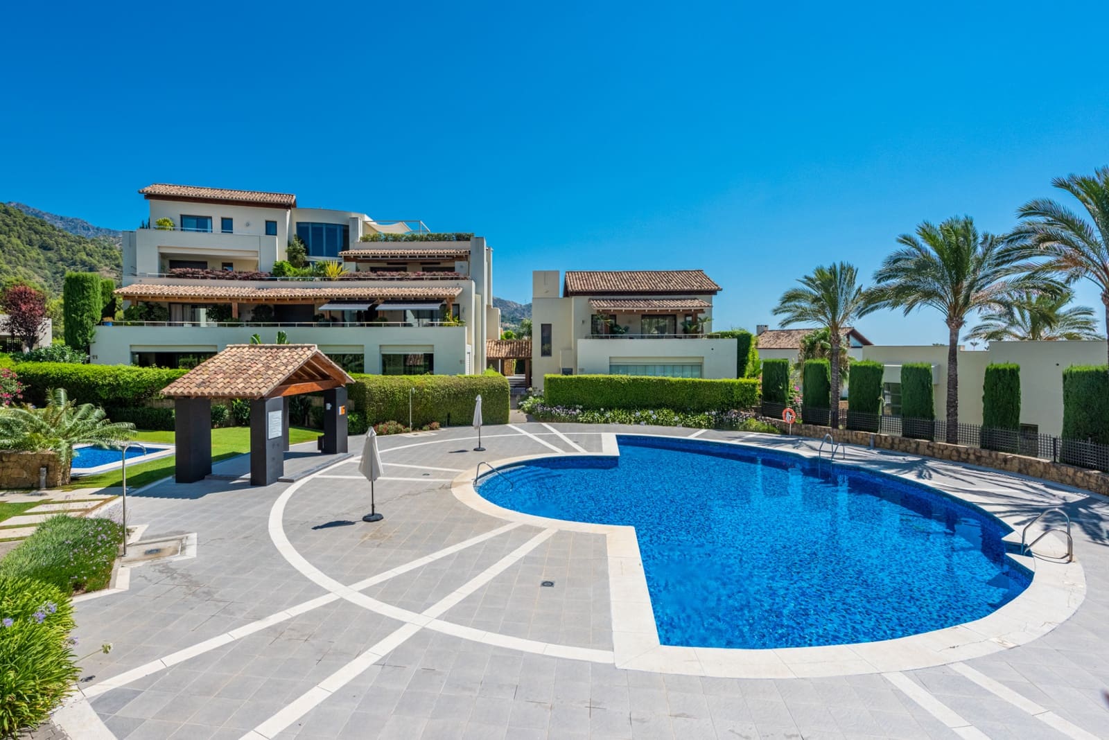 2 soveværelse Lejlighed til leje i Marbella med swimmingpool garage - € 5.000 (Ref: 9672453)