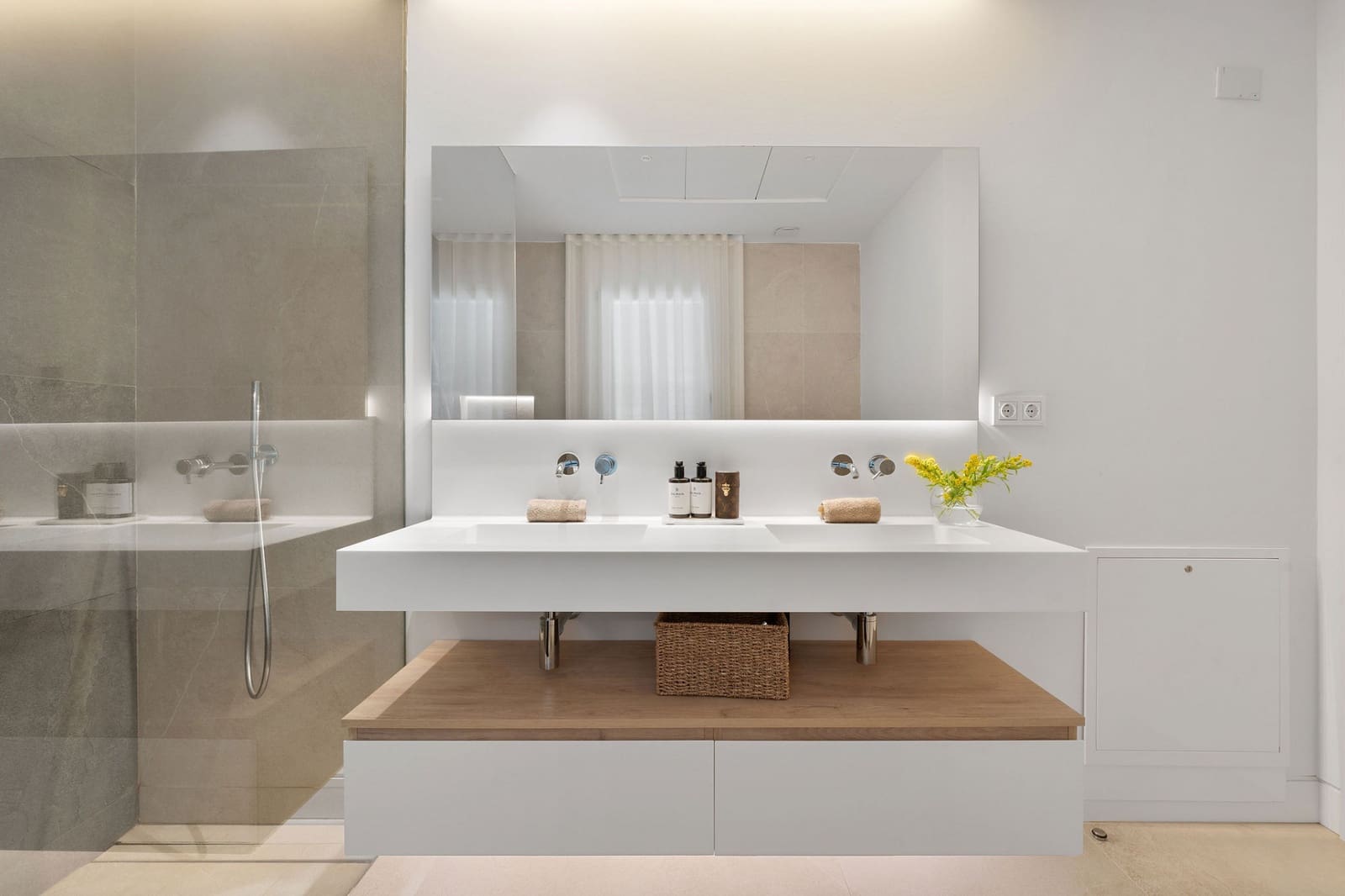 3 bedroom Penthouse for sale in Marbella with pool garage - € 3,895,000 (Ref: 9677062)