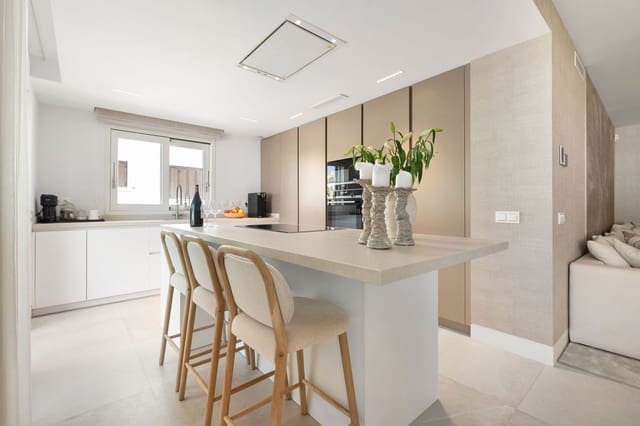 3 bedroom Penthouse for sale in Marbella with pool garage - € 3,895,000 (Ref: 9677062)