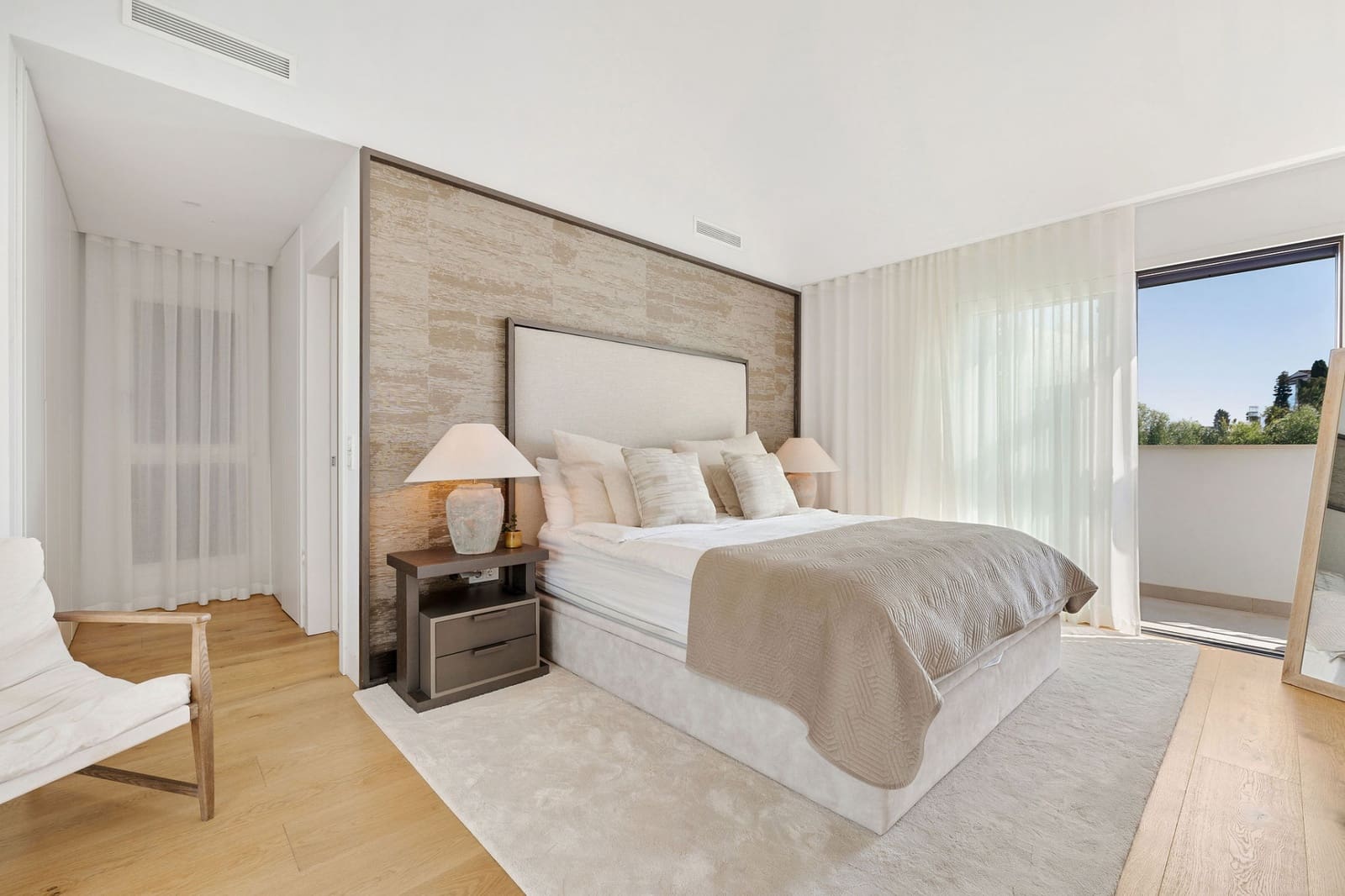 3 bedroom Penthouse for sale in Marbella with pool garage - € 3,895,000 (Ref: 9677062)