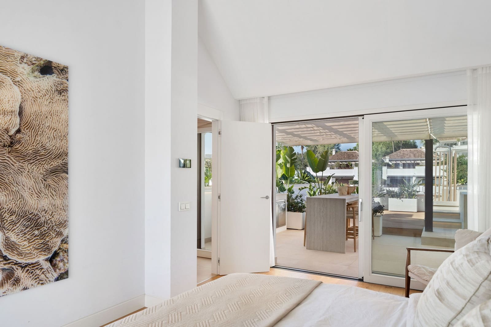 3 bedroom Penthouse for sale in Marbella with pool garage - € 3,895,000 (Ref: 9677062)