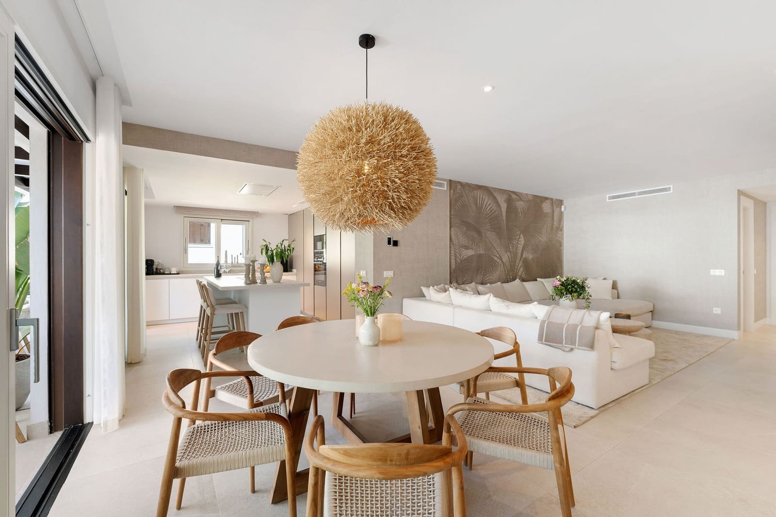 3 bedroom Penthouse for sale in Marbella with pool garage - € 3,895,000 (Ref: 9677062)