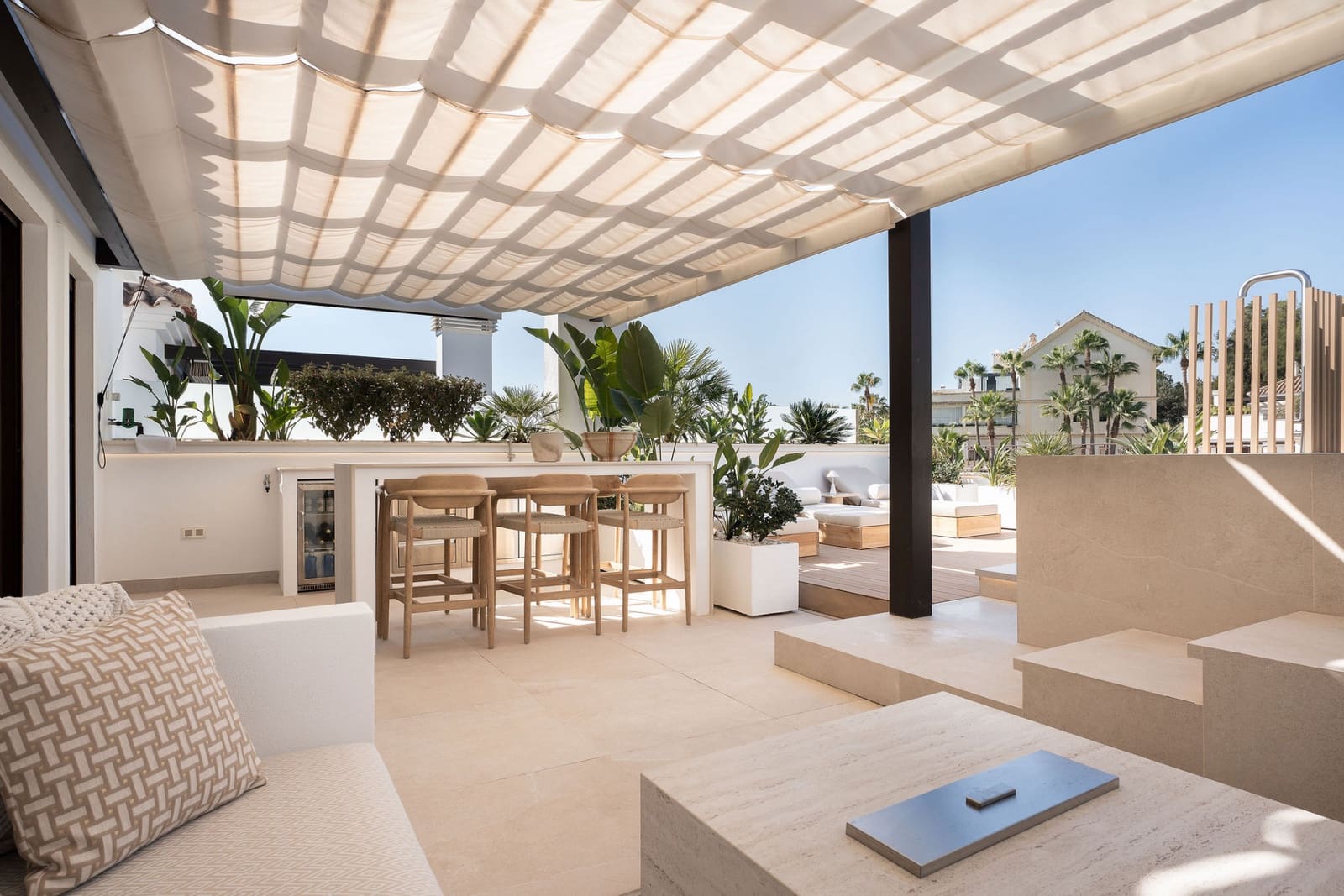 3 bedroom Penthouse for sale in Marbella with pool garage - € 3,895,000 (Ref: 9677062)
