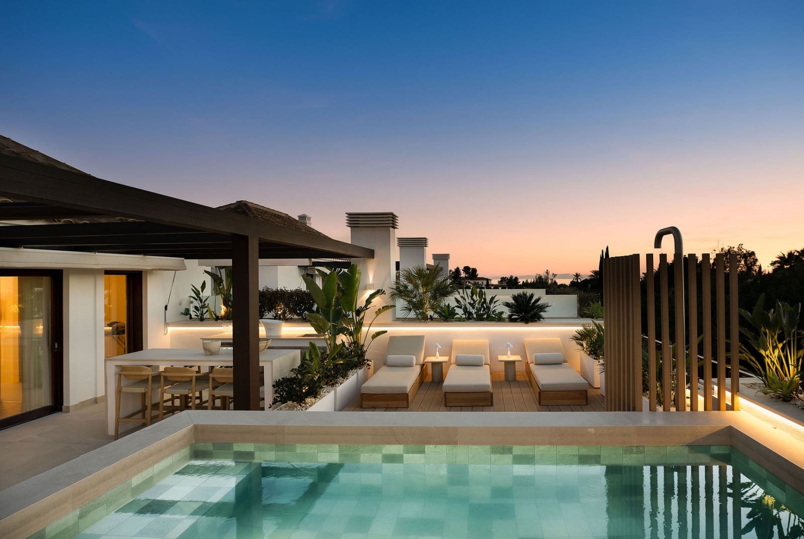 3 bedroom Penthouse for sale in Marbella with pool garage - € 3,895,000 (Ref: 9677062)