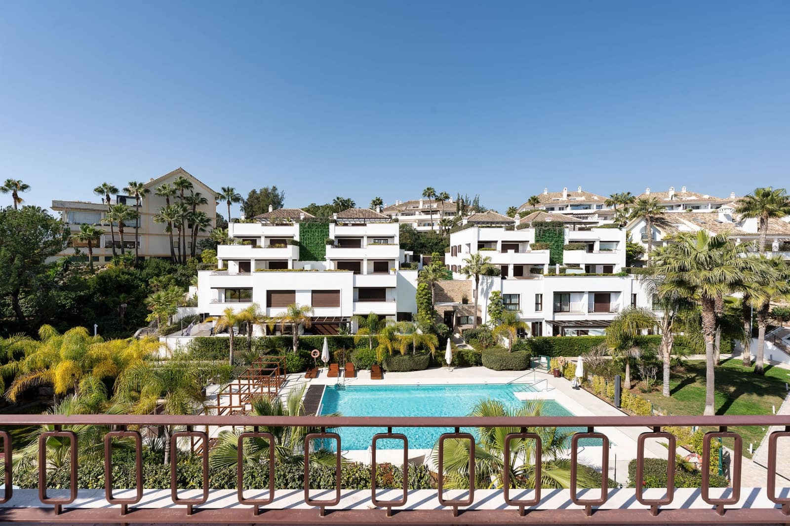 3 bedroom Penthouse for sale in Marbella with pool garage - € 3,895,000 (Ref: 9677062)