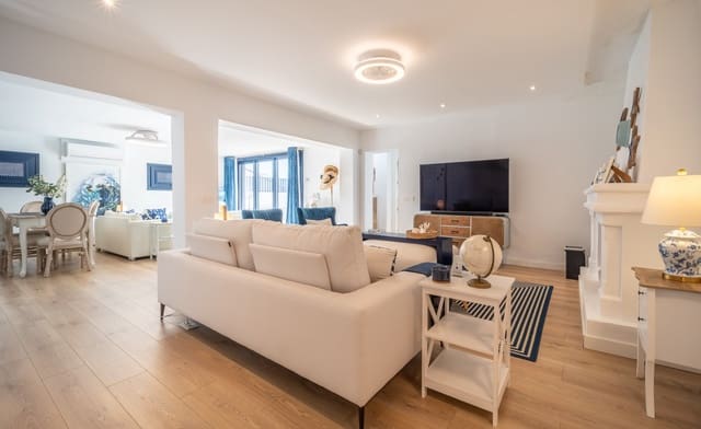 2 sypialnia Dom na sprzedaż w Estepona z basenem garażem - 1 500 000 € (Ref: 9677063)
