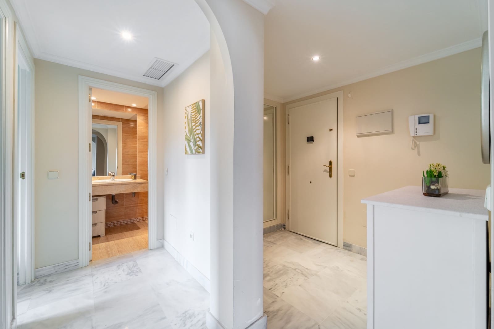 3 bedroom Apartment for rent in Marbella with pool garage - € 2,500 (Ref: 9679279)