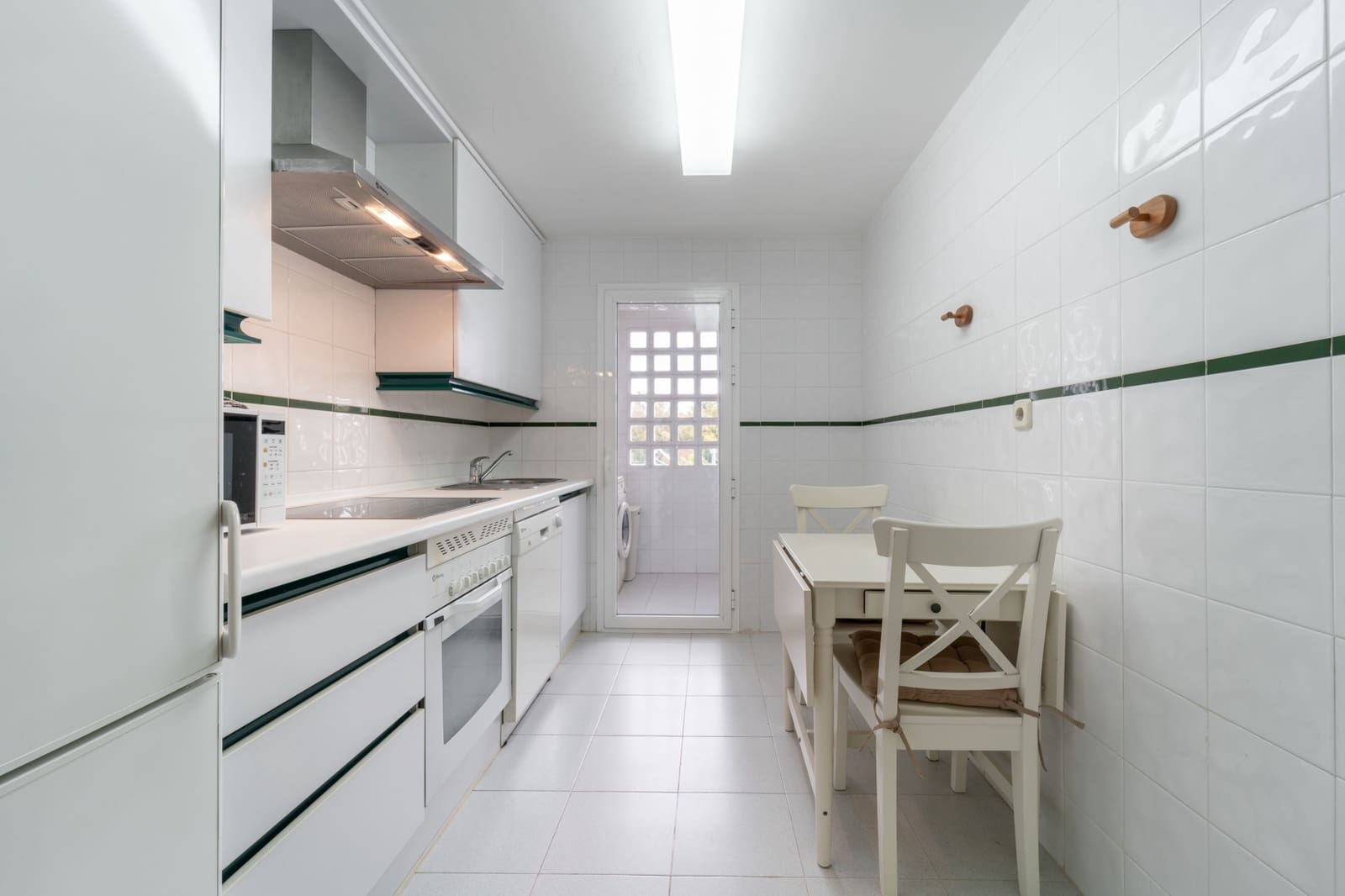 3 bedroom Apartment for rent in Marbella with pool garage - € 2,500 (Ref: 9679279)