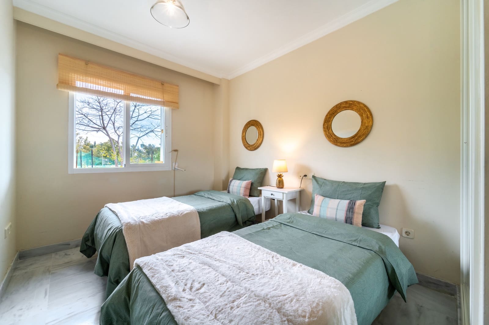 3 bedroom Apartment for rent in Marbella with pool garage - € 2,500 (Ref: 9679279)