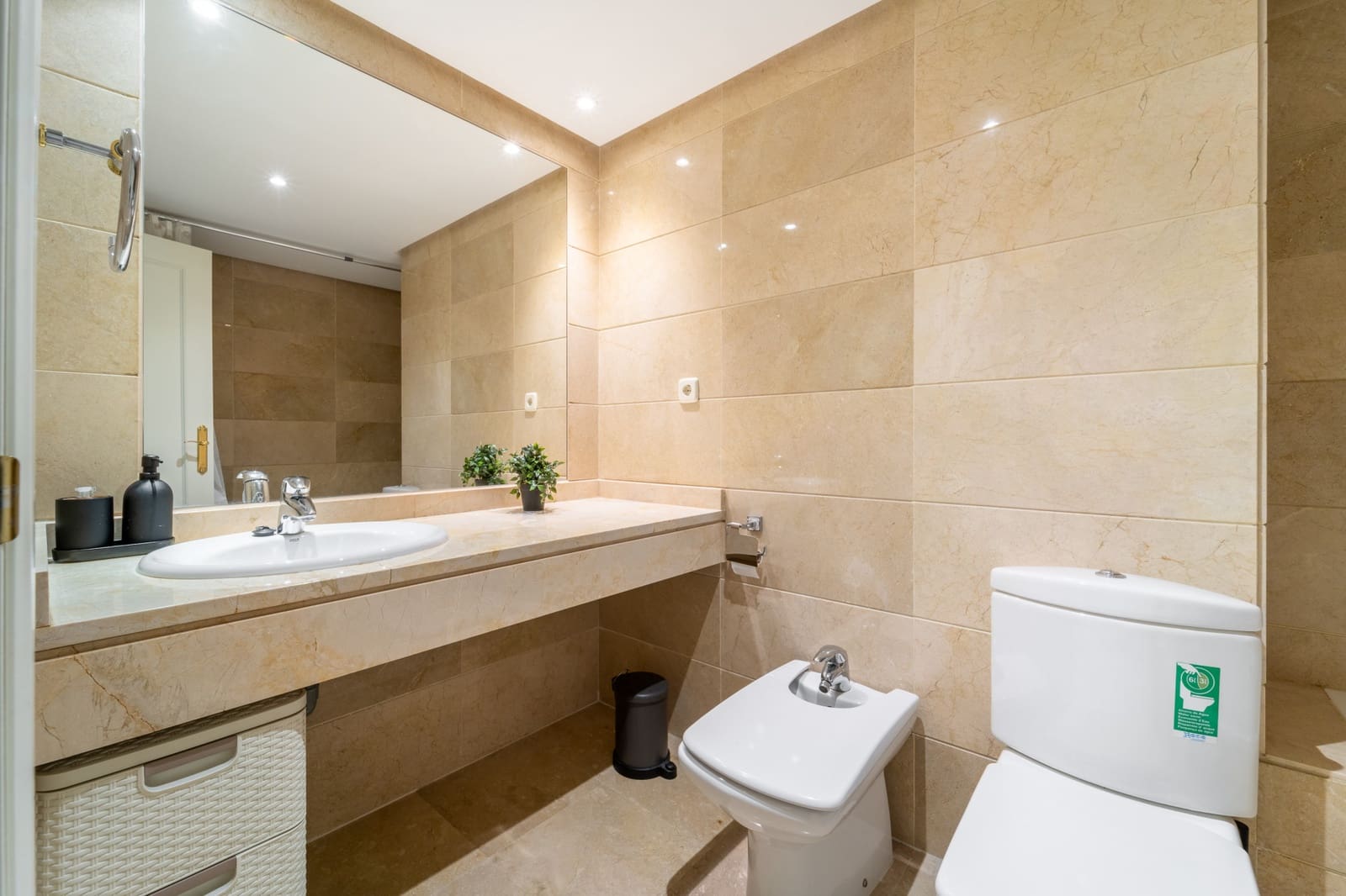 3 bedroom Apartment for rent in Marbella with pool garage - € 2,500 (Ref: 9679279)