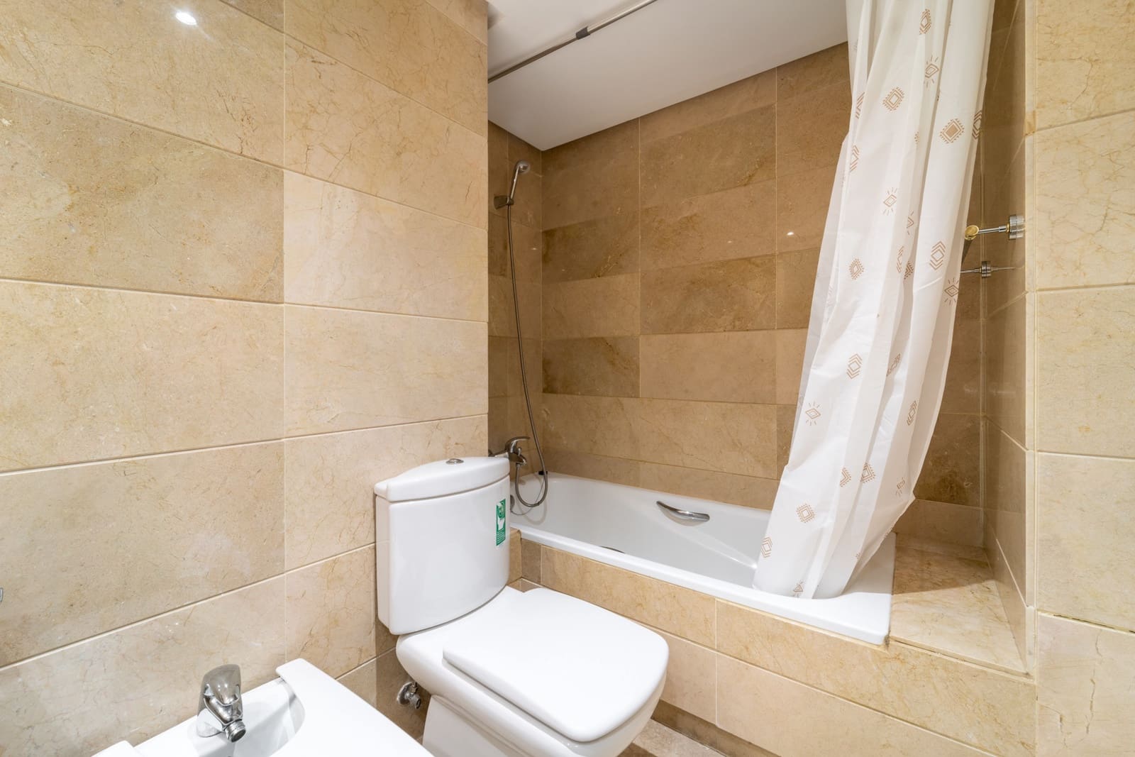 3 bedroom Apartment for rent in Marbella with pool garage - € 2,500 (Ref: 9679279)