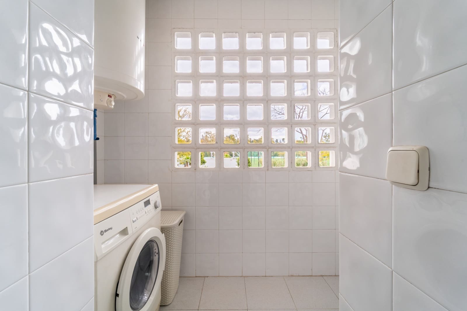 3 bedroom Apartment for rent in Marbella with pool garage - € 2,500 (Ref: 9679279)