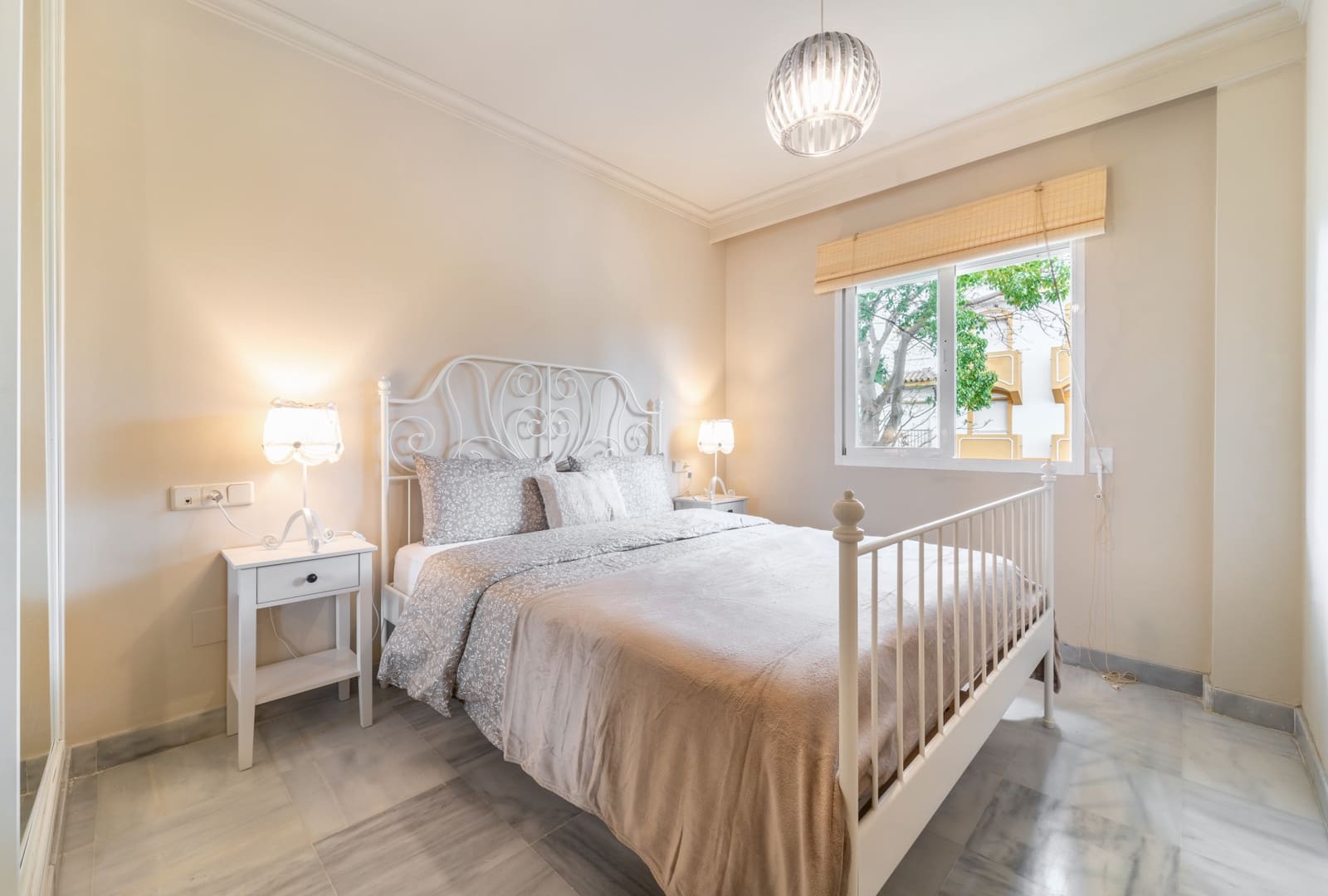 3 bedroom Apartment for rent in Marbella with pool garage - € 2,500 (Ref: 9679279)