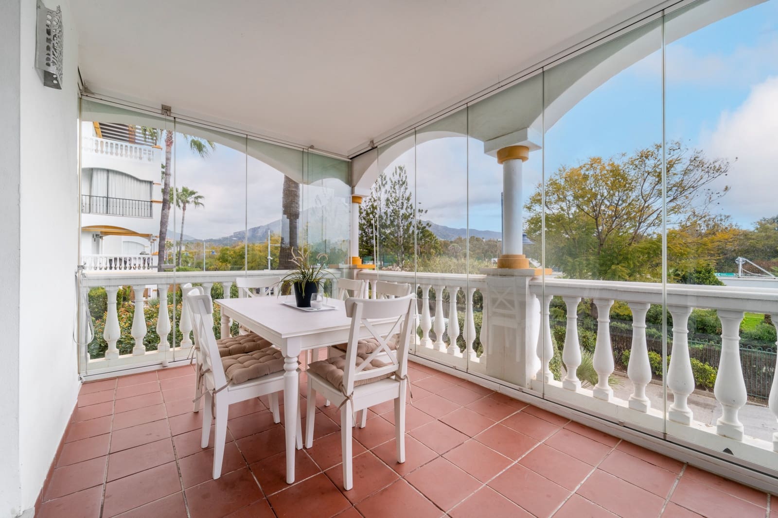 3 bedroom Apartment for rent in Marbella with pool garage - € 2,500 (Ref: 9679279)