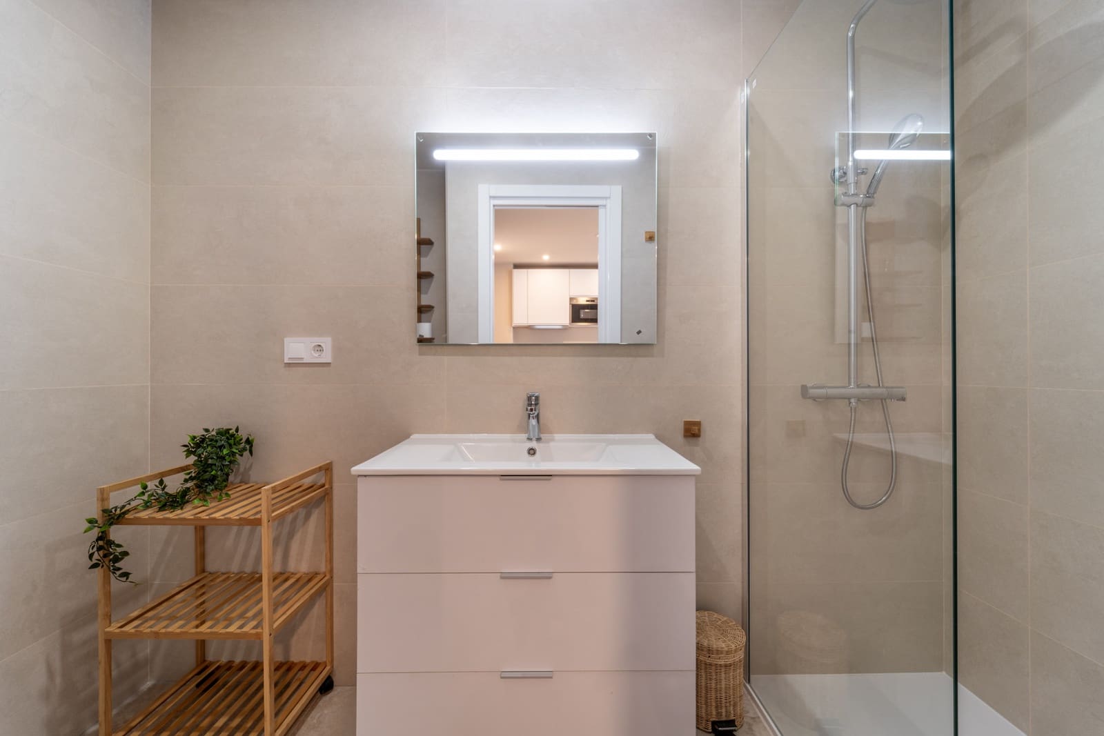 1 bedroom Apartment for rent in Golden Mile with pool garage - € 2,200 (Ref: 9679280)