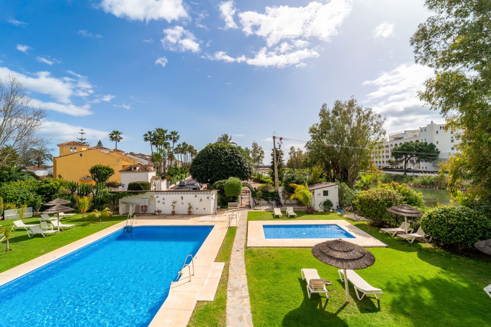 1 bedroom Apartment for rent in Golden Mile with pool garage - € 2,200 (Ref: 9679280)