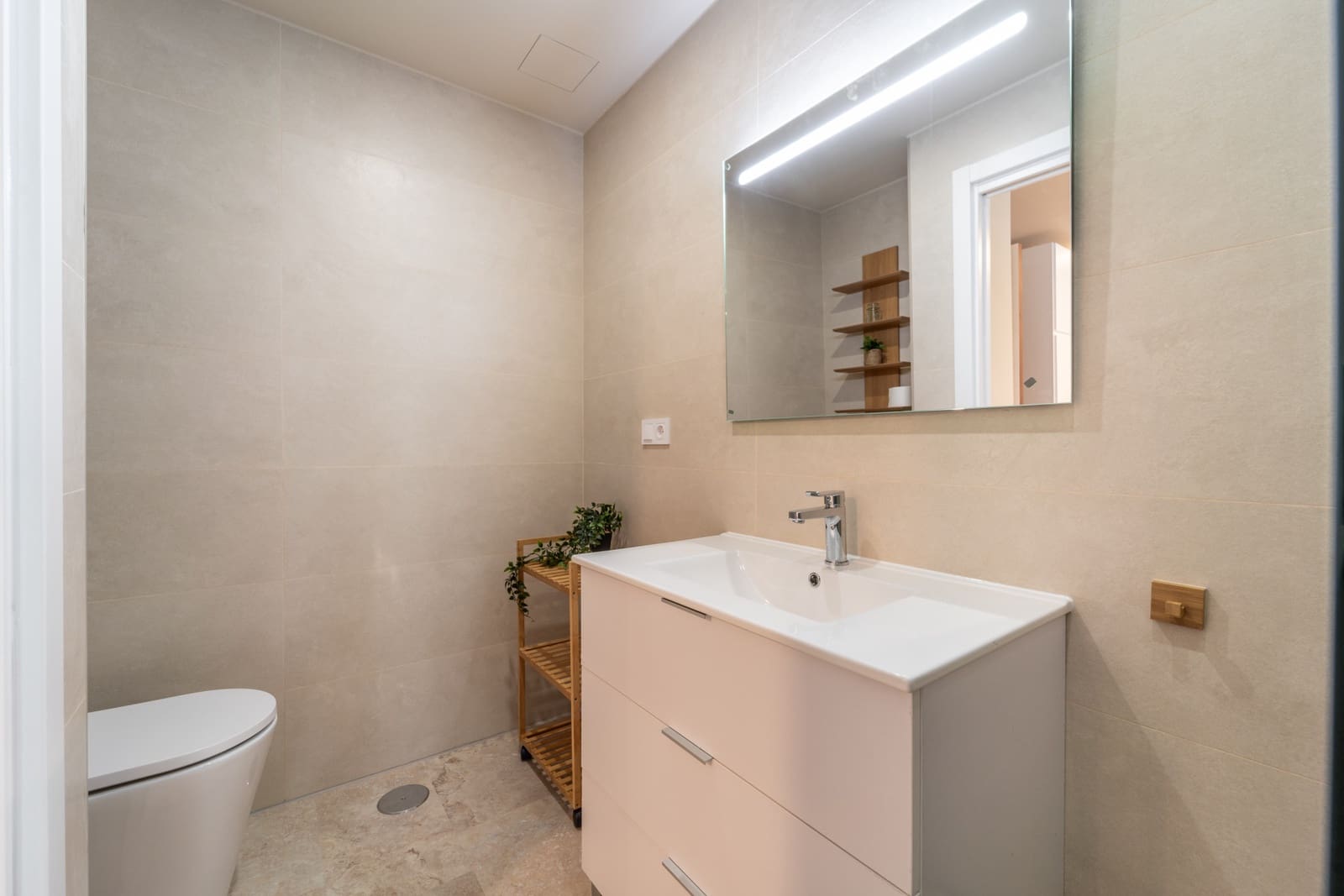 1 bedroom Apartment for rent in Golden Mile with pool garage - € 2,200 (Ref: 9679280)