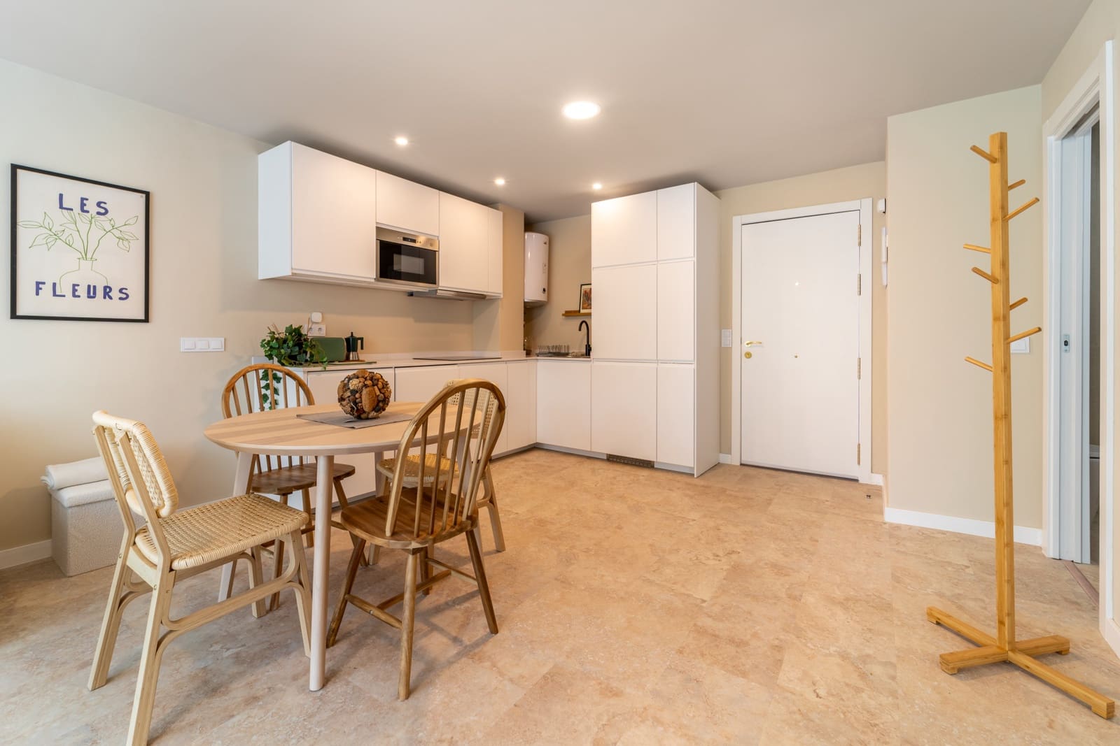 1 bedroom Apartment for rent in Golden Mile with pool garage - € 2,200 (Ref: 9679280)