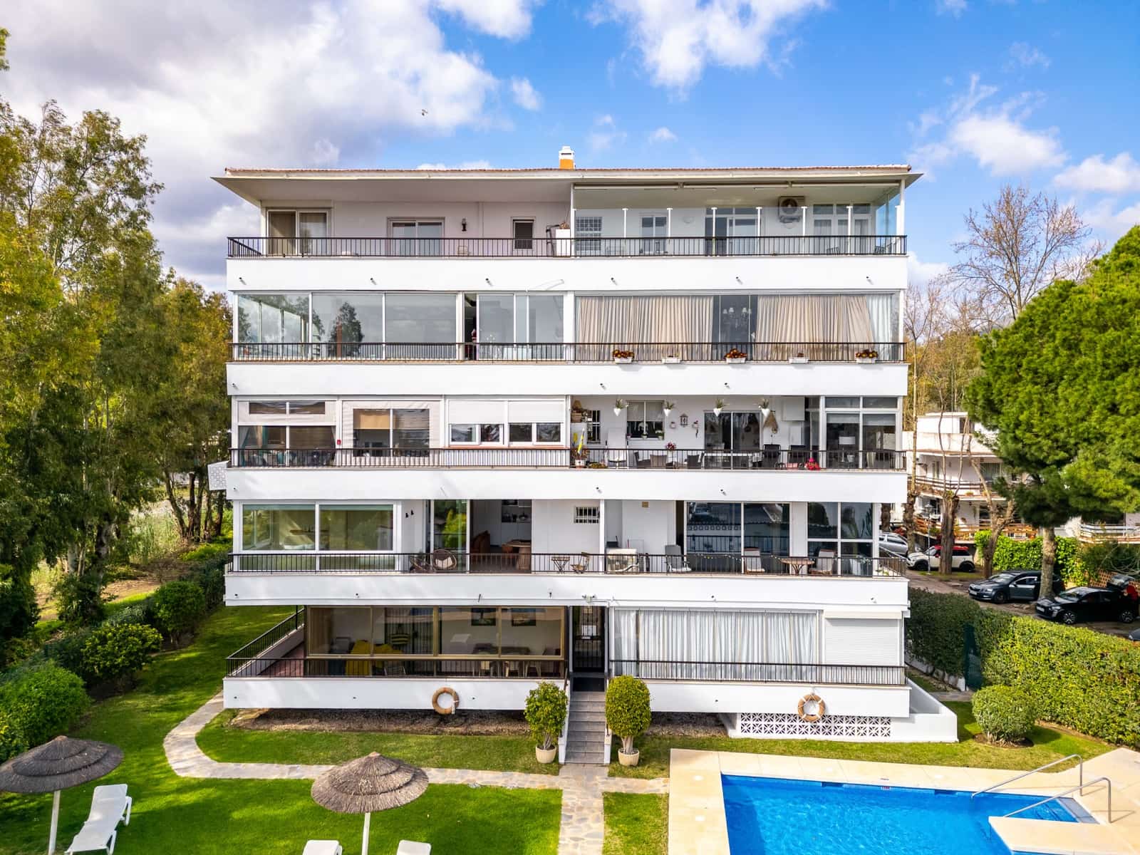 1 bedroom Apartment for rent in Golden Mile with pool garage - € 2,200 (Ref: 9679280)