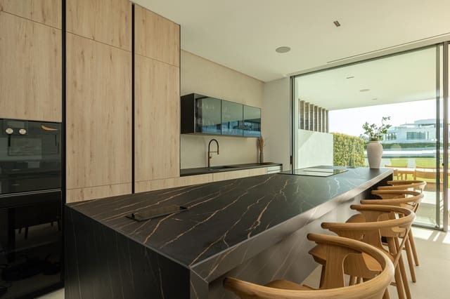 Chalet de 4 habitaciones en Marbella en venta con piscina garaje - 6.300.000 € (Ref: 9679671)