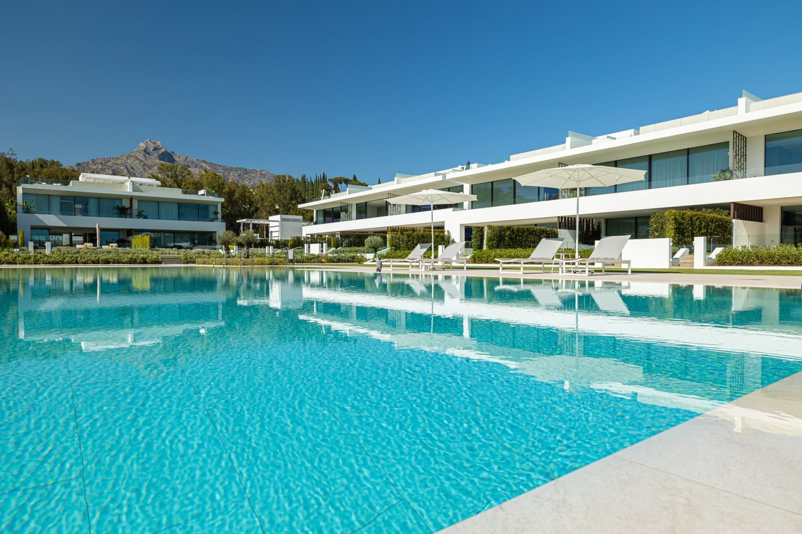 4 soverom Villa til salgs i Marbella med svømmebasseng garasje - € 6 300 000 (Ref: 9679671)