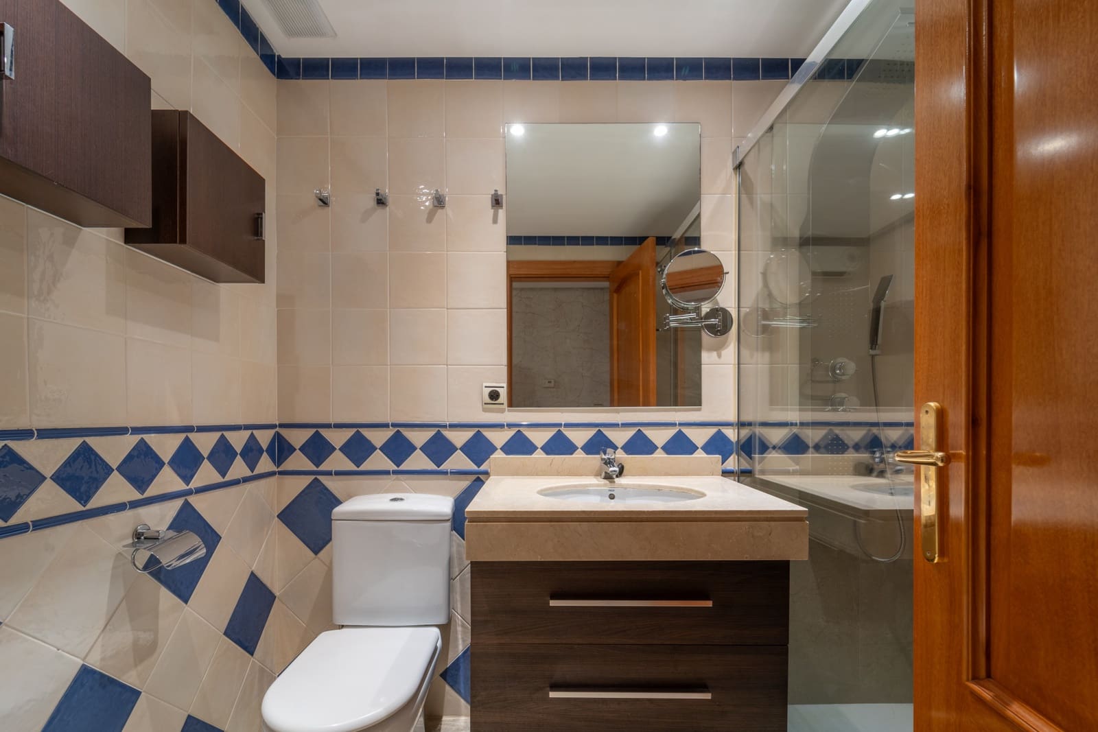 4 bedroom Townhouse for rent in Marbella with pool garage - € 3,300 (Ref: 9688564)