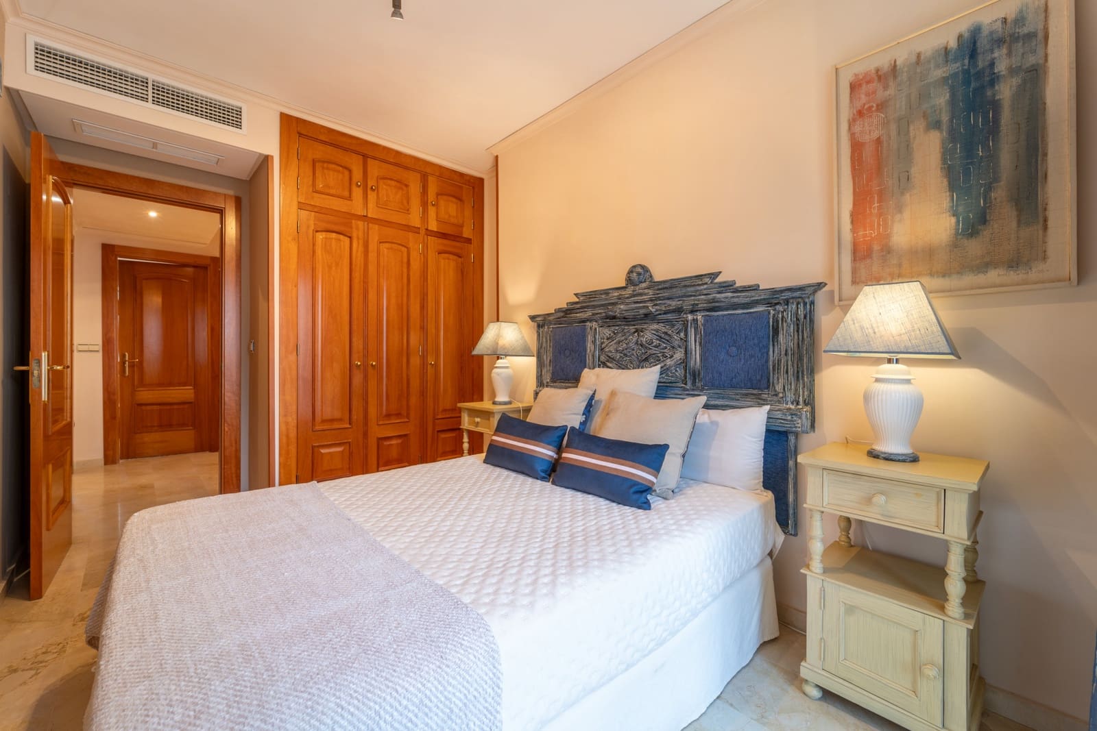 4 bedroom Townhouse for rent in Marbella with pool garage - € 3,300 (Ref: 9688564)