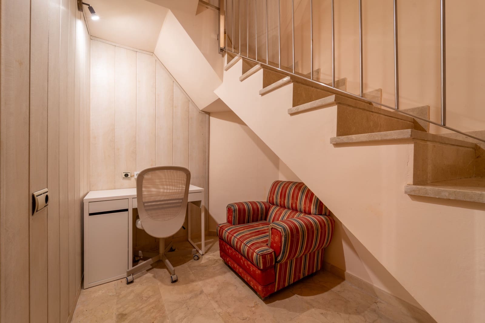 4 bedroom Townhouse for rent in Marbella with pool garage - € 3,300 (Ref: 9688564)