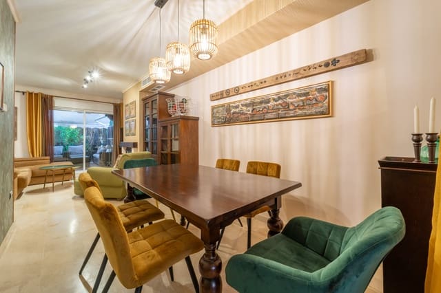 Maison de Ville de 4 chambres à louer à Marbella avec piscine garage - 3 300 € (Ref: 9688564)