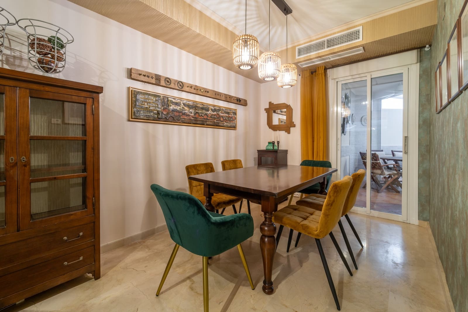 4 bedroom Townhouse for rent in Marbella with pool garage - € 3,300 (Ref: 9688564)