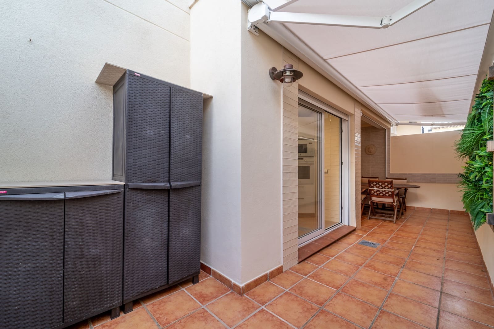 4 bedroom Townhouse for rent in Marbella with pool garage - € 3,300 (Ref: 9688564)