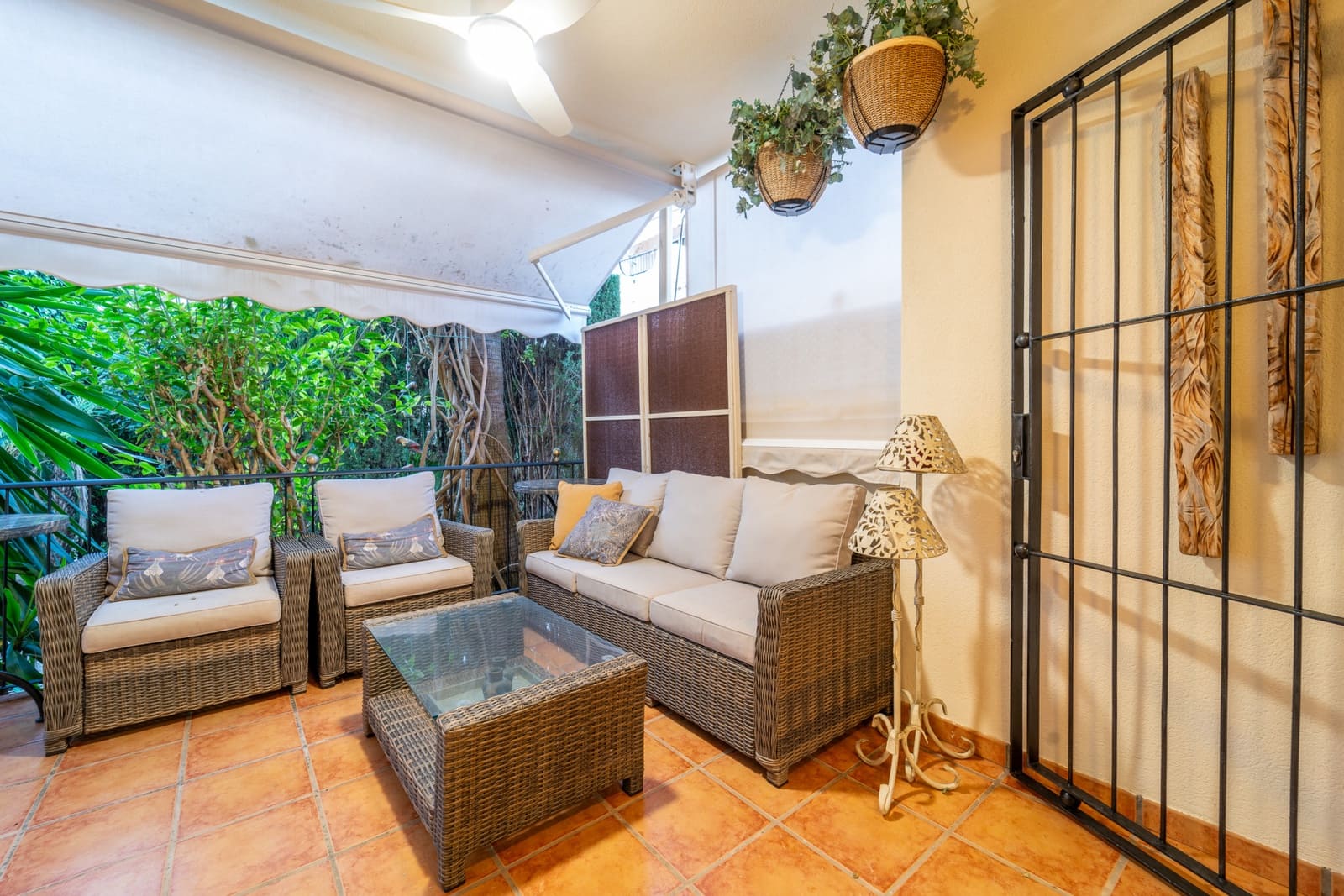 4 bedroom Townhouse for rent in Marbella with pool garage - € 3,300 (Ref: 9688564)