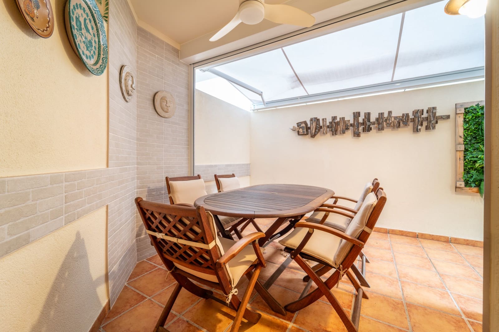 4 bedroom Townhouse for rent in Marbella with pool garage - € 3,300 (Ref: 9688564)