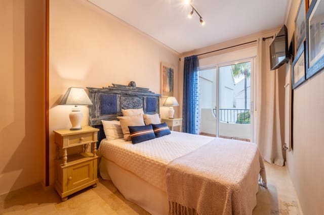 4 makuuhuone Omakotitalo vuokrattavana paikassa Marbella mukana uima-altaan 
autotalli - 3 300 € (Ref: 9688564)