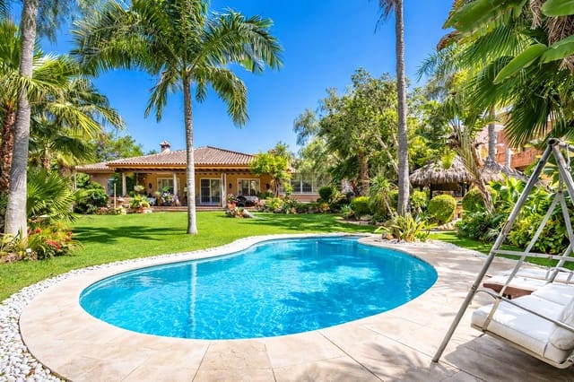 4 quarto Moradia para venda em Marbella com piscina garagem - 2 900 000 € (Ref: 9695161)