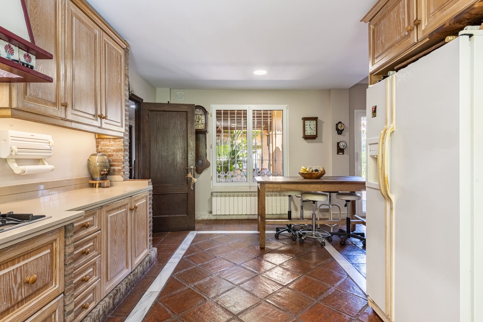 4 bedroom Villa for sale in Marbella with pool garage - € 2,900,000 (Ref: 9695161)