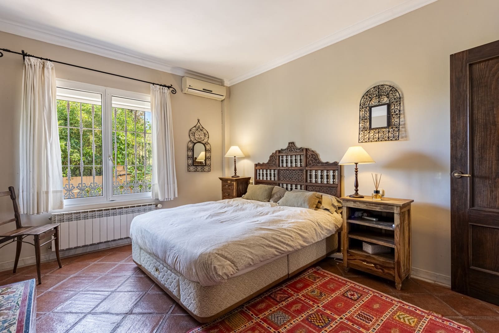 4 bedroom Villa for sale in Marbella with pool garage - € 2,900,000 (Ref: 9695161)