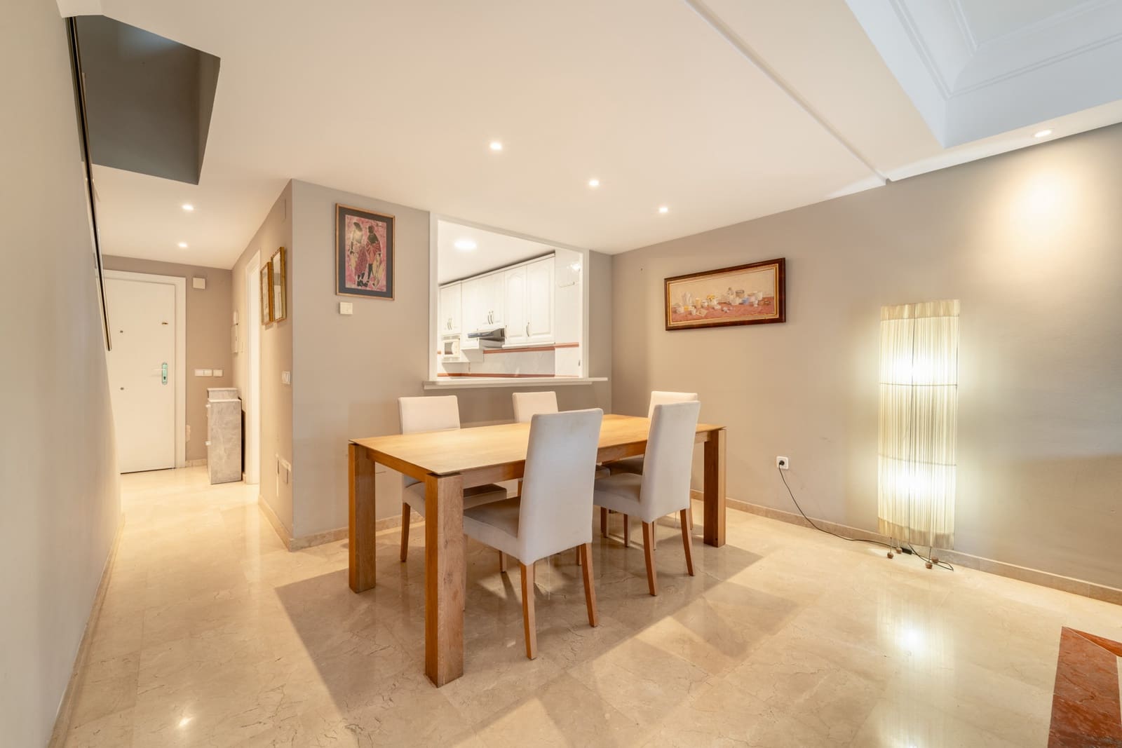 3 bedroom Townhouse for rent in Marbella with pool garage - € 4,150 (Ref: 9699689)