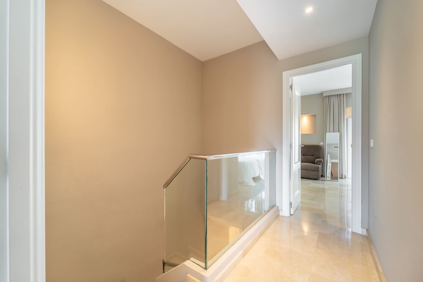 3 bedroom Townhouse for rent in Marbella with pool garage - € 4,150 (Ref: 9699689)