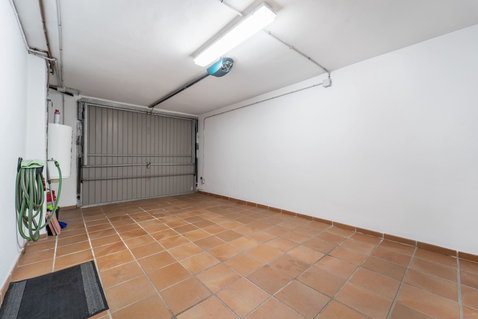 3 bedroom Townhouse for rent in Marbella with pool garage - € 4,150 (Ref: 9699689)